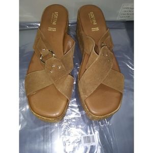 LOTTINI Suede Cross Band Wedge Womens Sandal Cuoio Gold Buckle